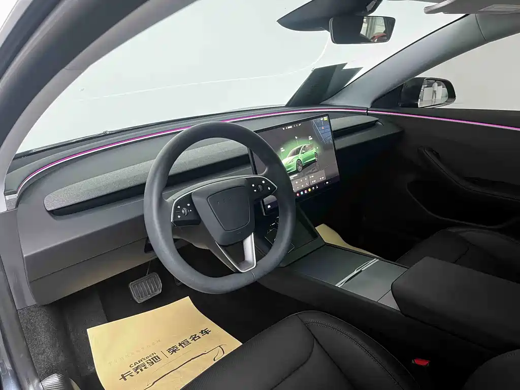 Tesla Model 3 — миниатюра 7