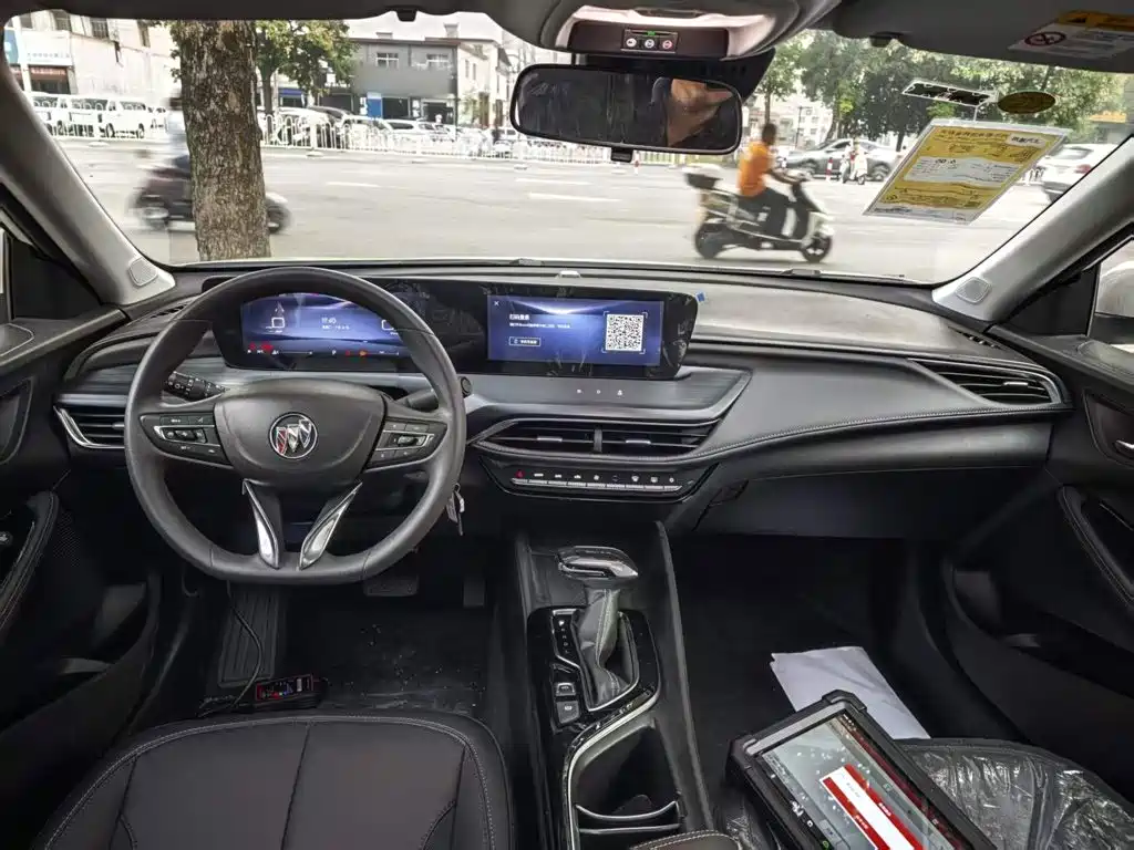 Buick Verano — миниатюра 10