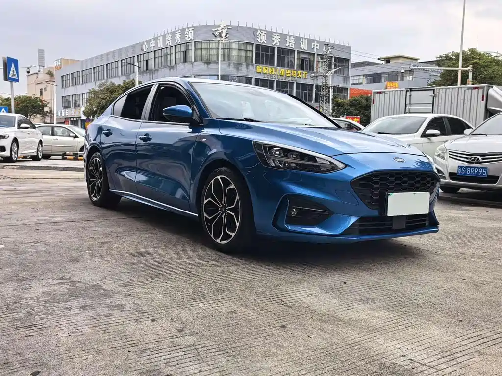 Ford Focus — миниатюра 3