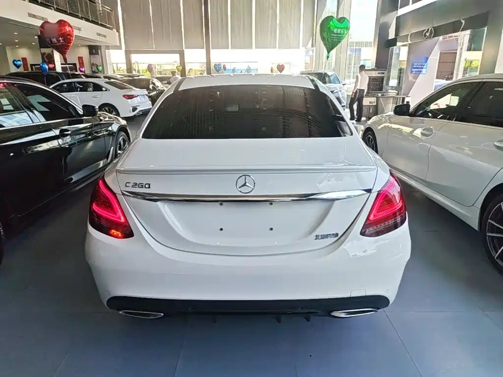 Mercedes-Benz C-Class — миниатюра 6