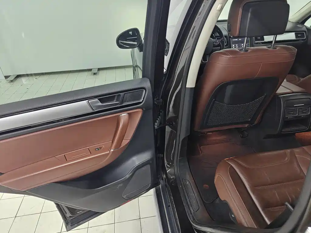 Volkswagen Touareg 2015 3.0TSI