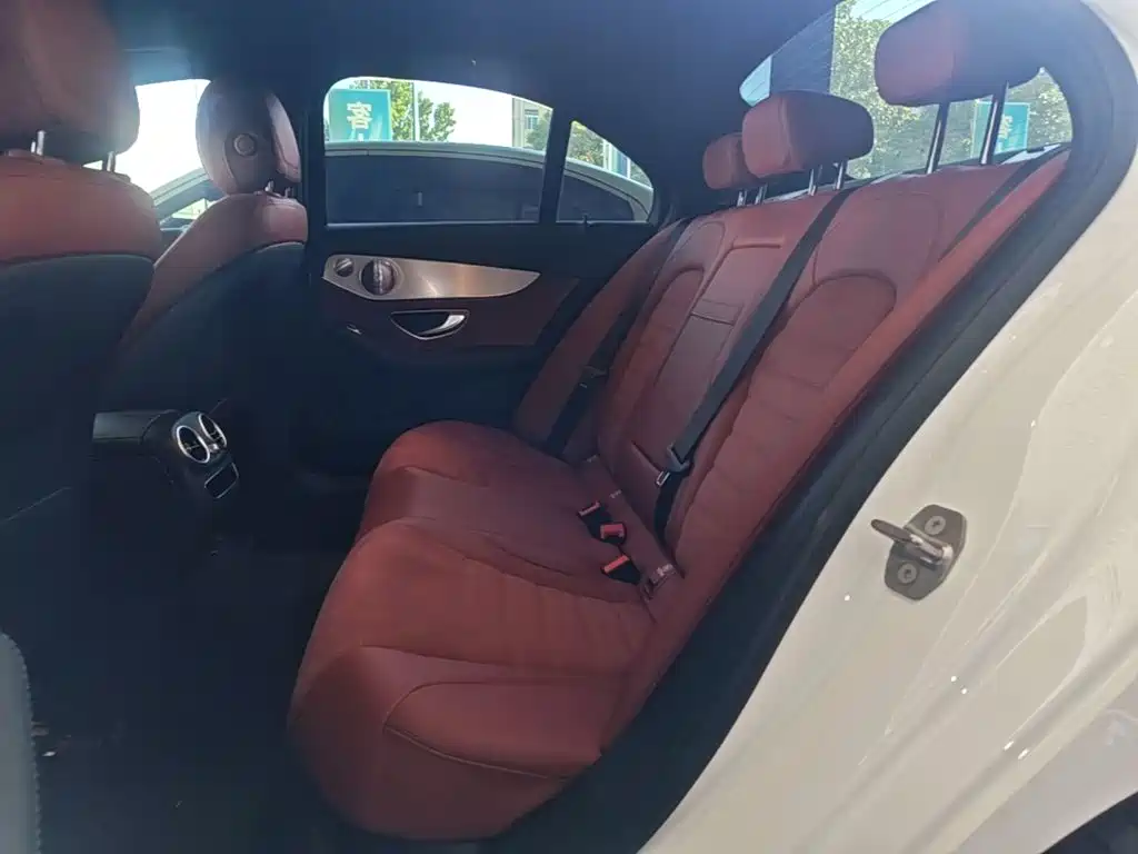 Mercedes-Benz C-Class — миниатюра 17