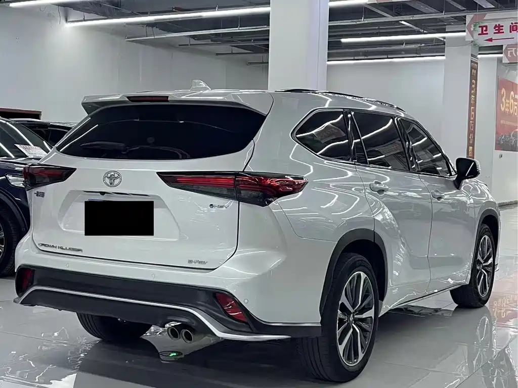 Toyota Crown Kluger — миниатюра 9