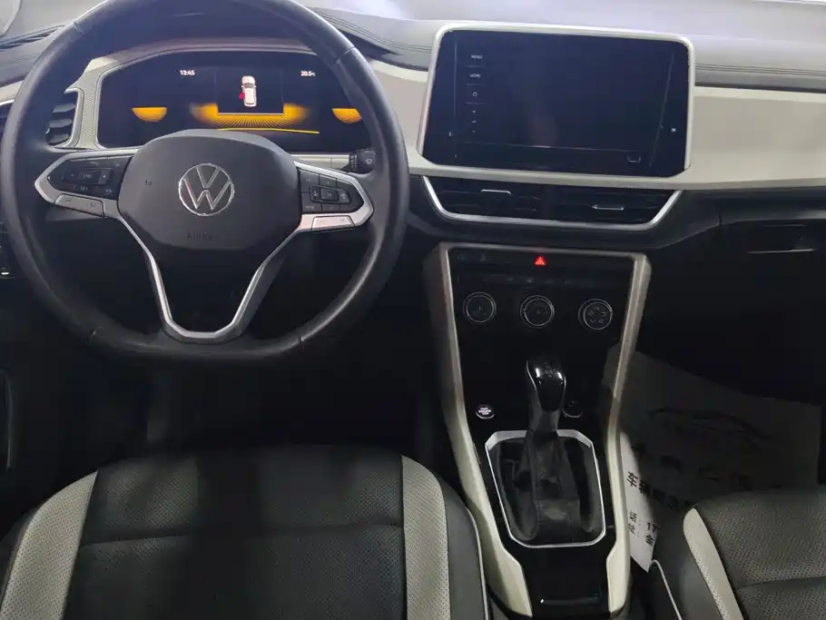 Volkswagen T-Roc — миниатюра 12