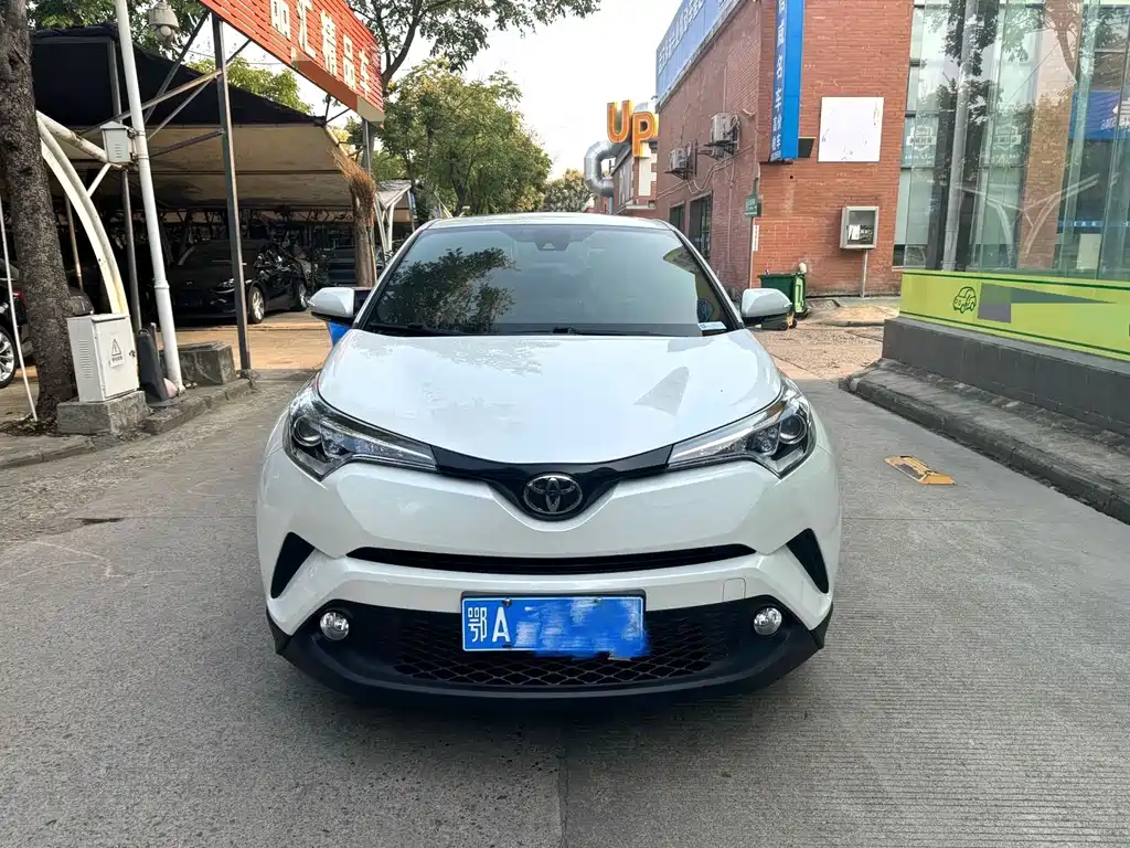 Toyota C-HR — миниатюра 2