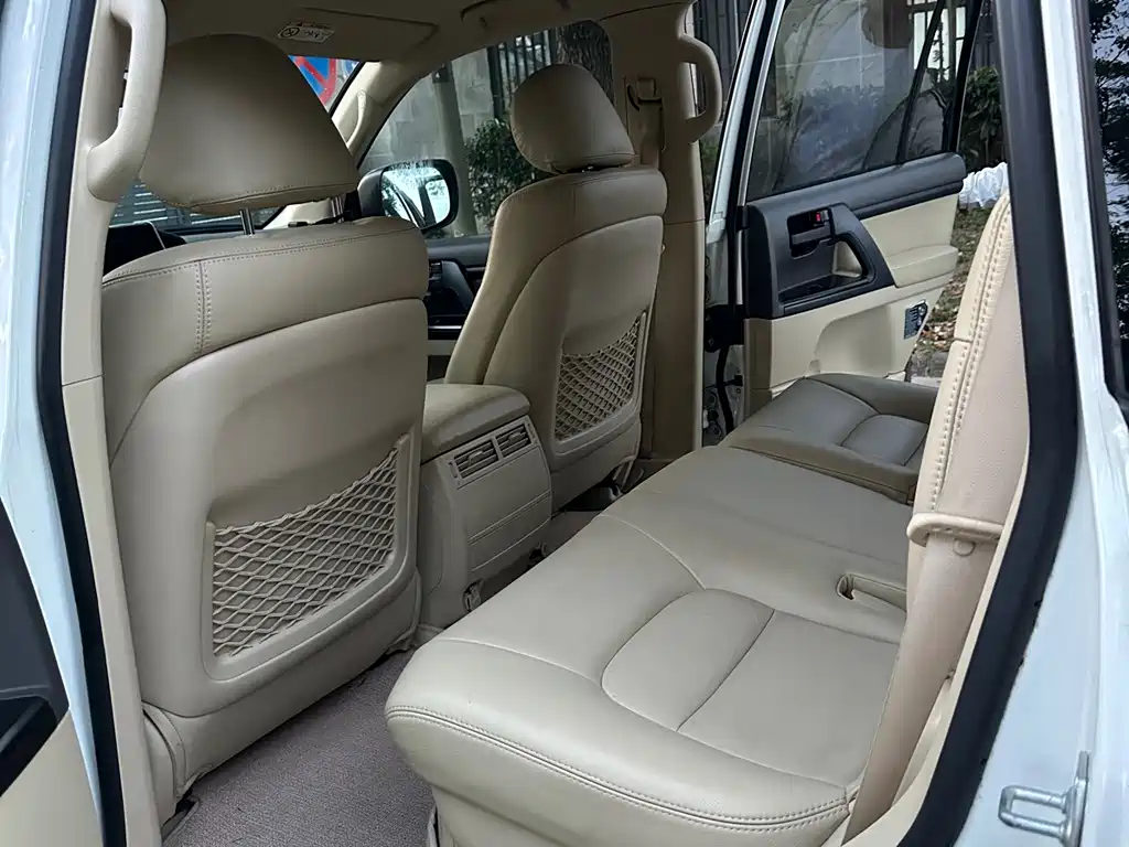 Toyota Land Cruiser — миниатюра 8