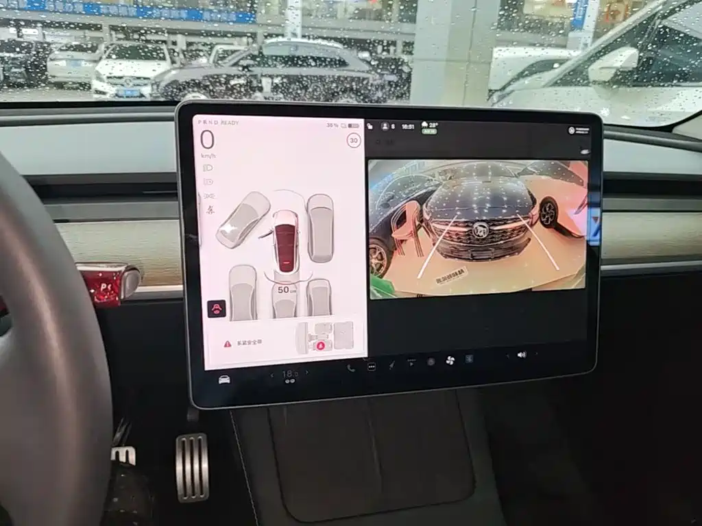 Tesla Model Y — миниатюра 13
