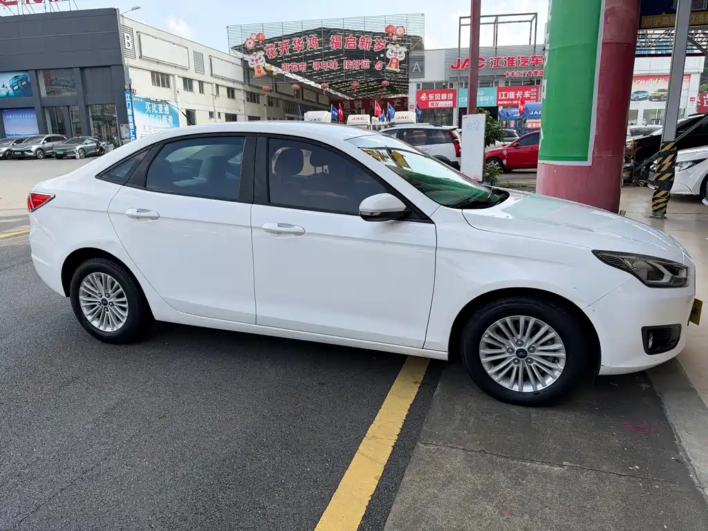 Ford Escort — миниатюра 7