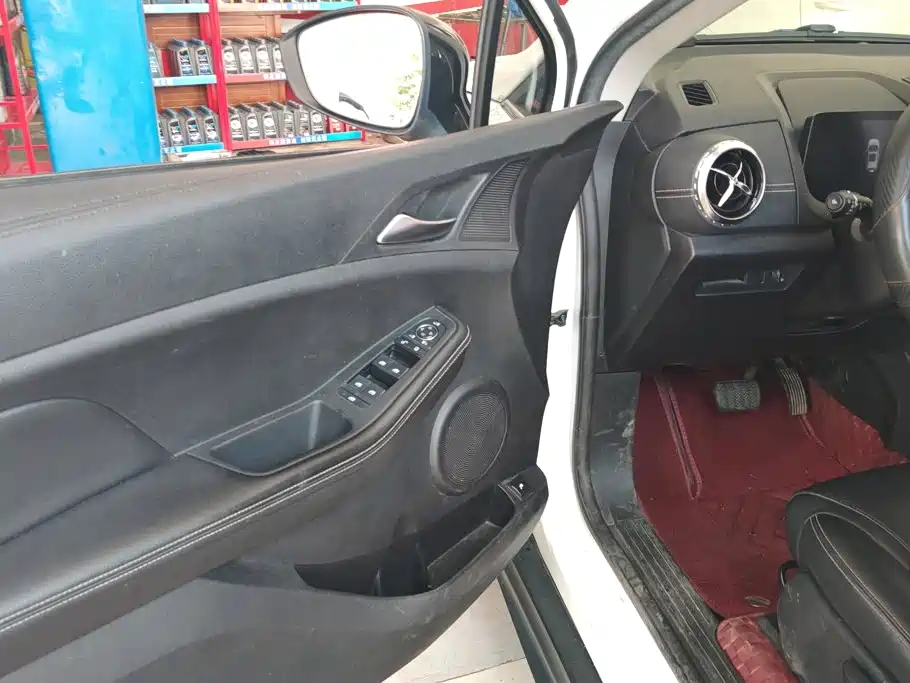 BYD Yuan EV — миниатюра 7