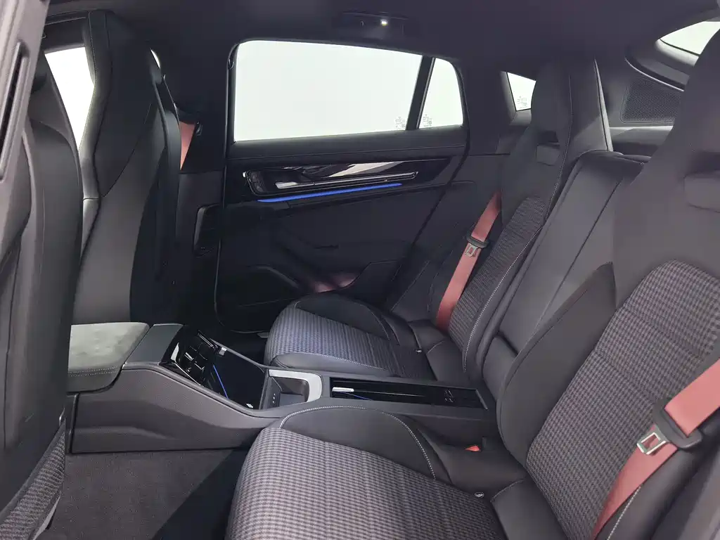 Porsche Panamera — миниатюра 11