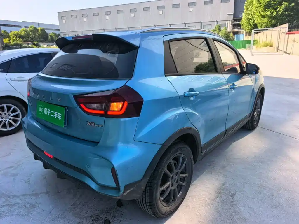Geely Vision X3 — миниатюра 7