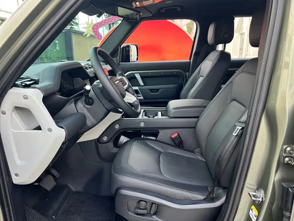 Land Rover Defender — миниатюра 10