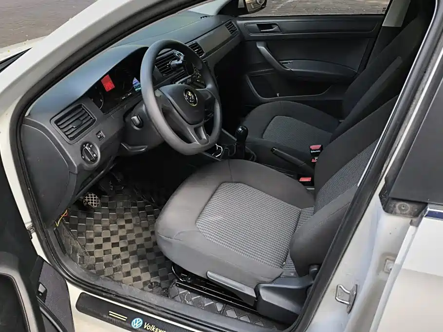 Volkswagen Santana — миниатюра 9