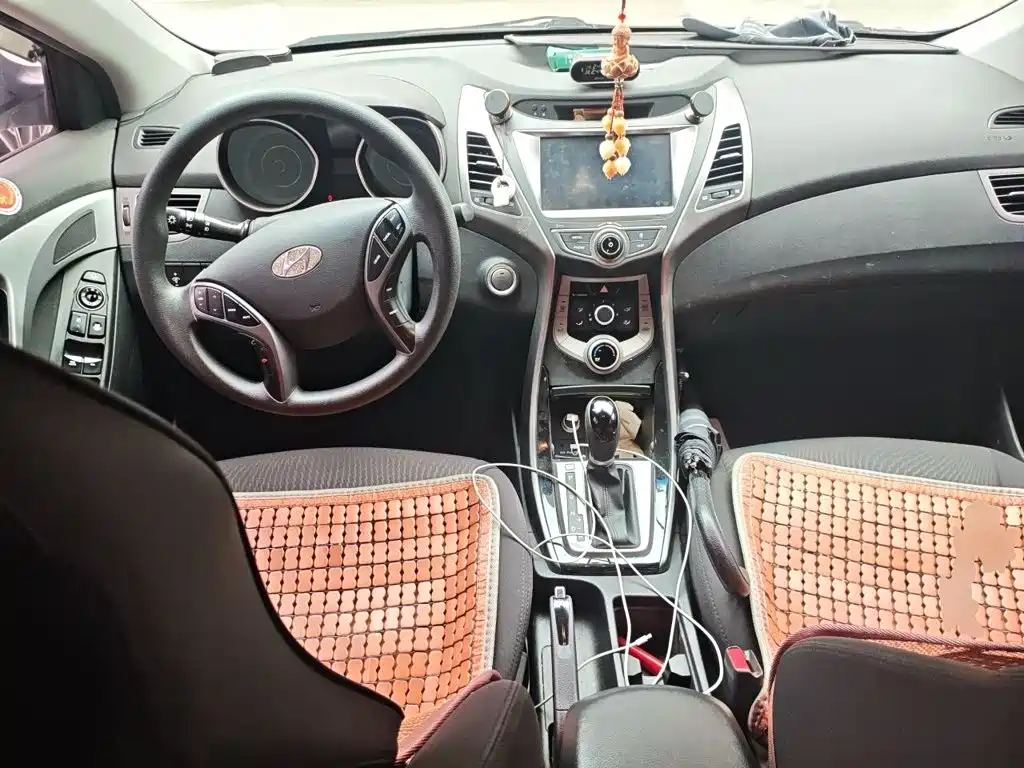 Hyundai Elantra Langdong — миниатюра 5
