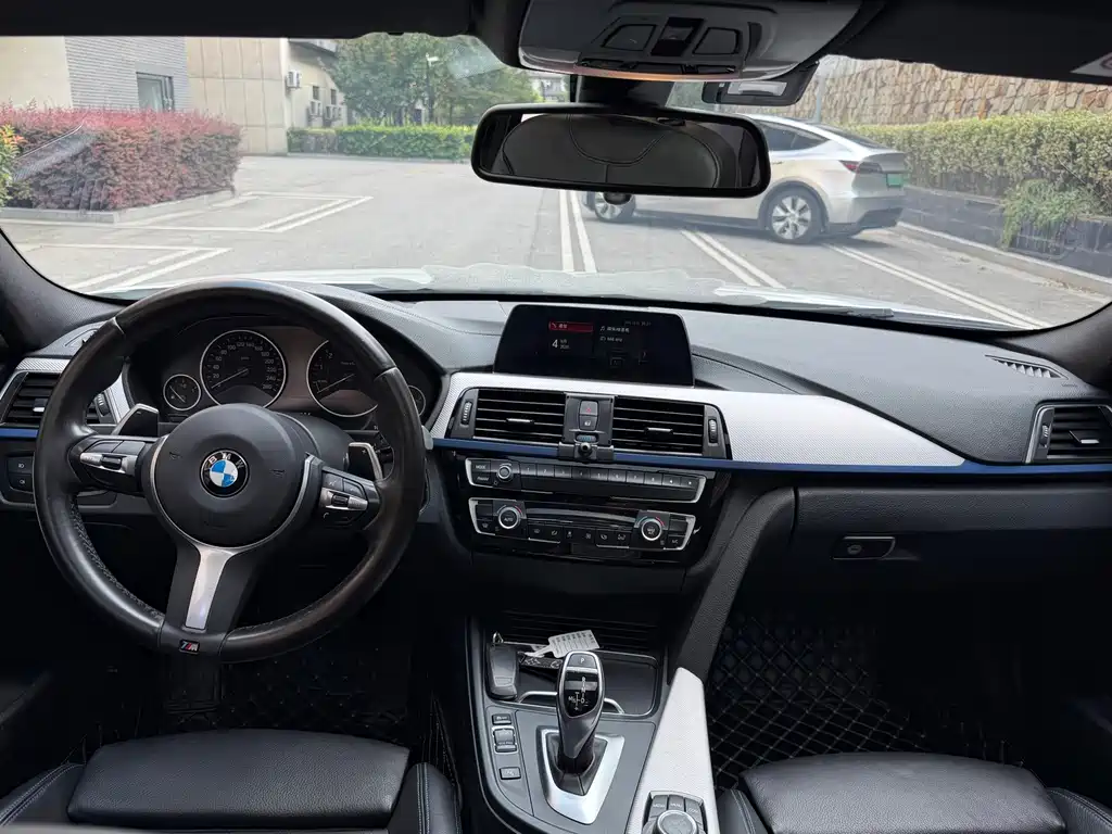BMW 3 Series — миниатюра 8