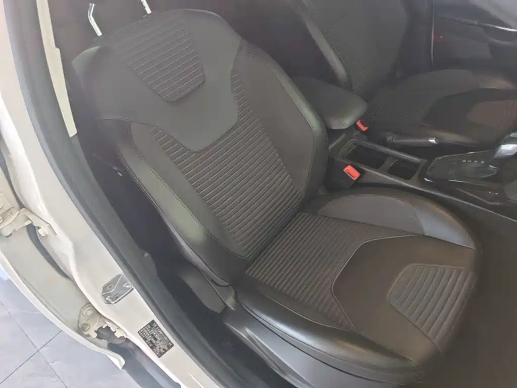 Ford Focus — миниатюра 25