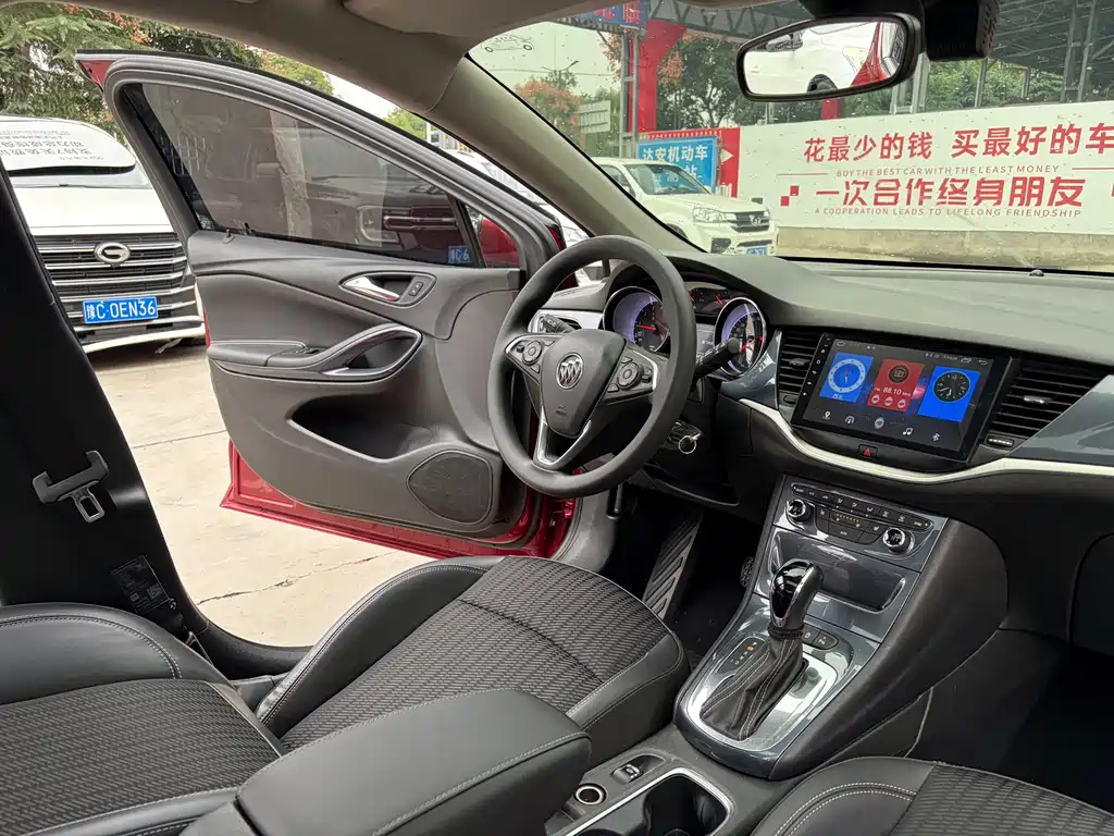 Buick Verano — миниатюра 10