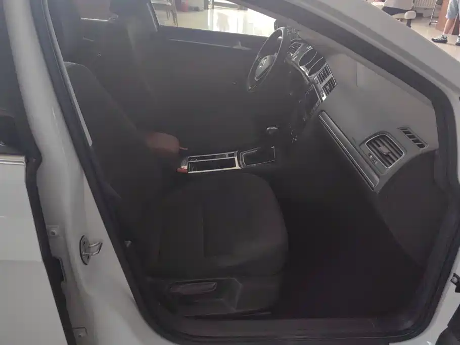 Volkswagen Golf — миниатюра 8
