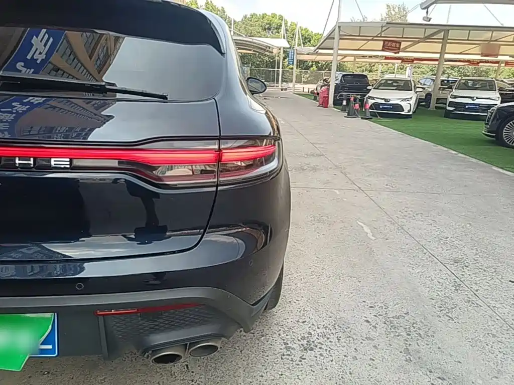 Porsche Macan — миниатюра 8