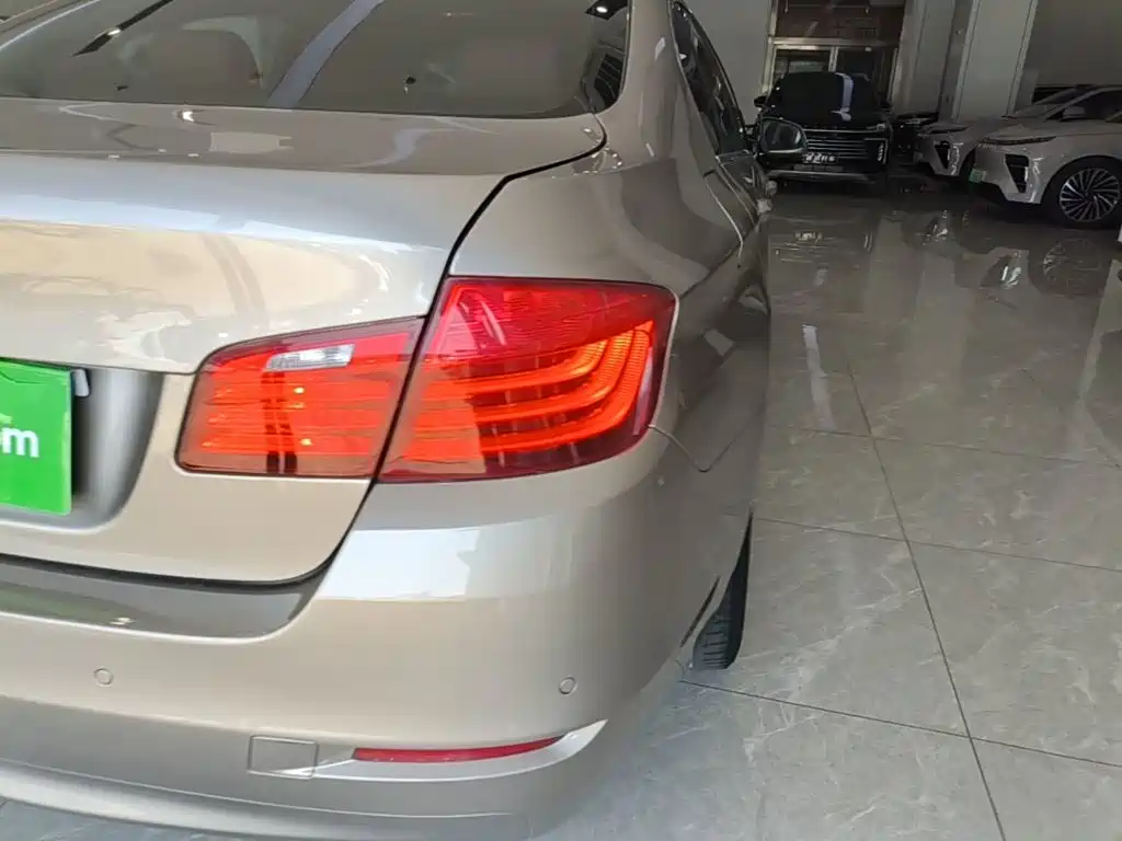 BMW 5 Series (Import) — миниатюра 8