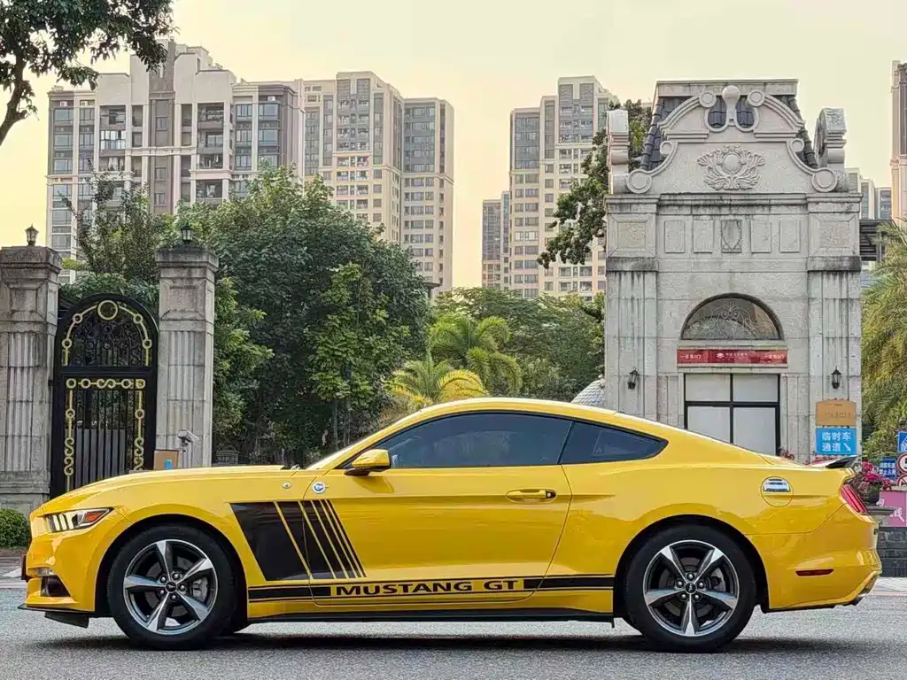 Ford Mustang — миниатюра 4