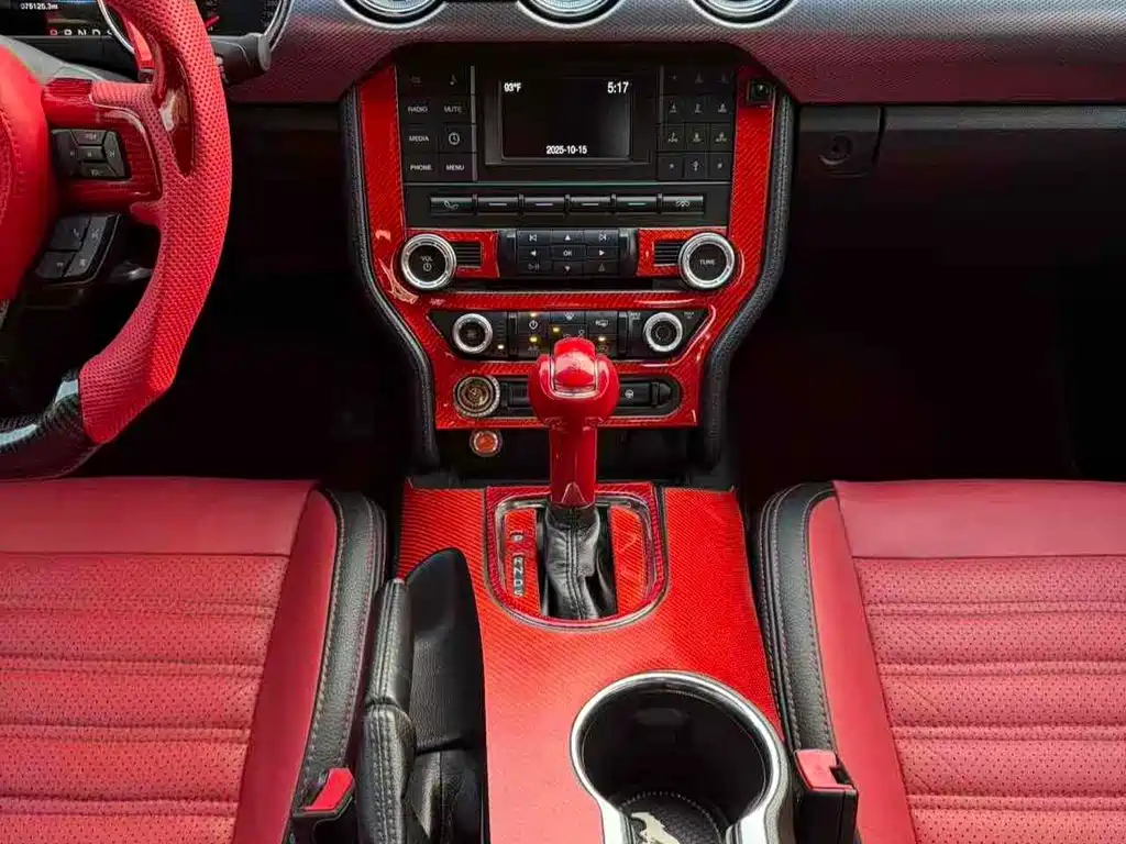 Ford Mustang — миниатюра 10
