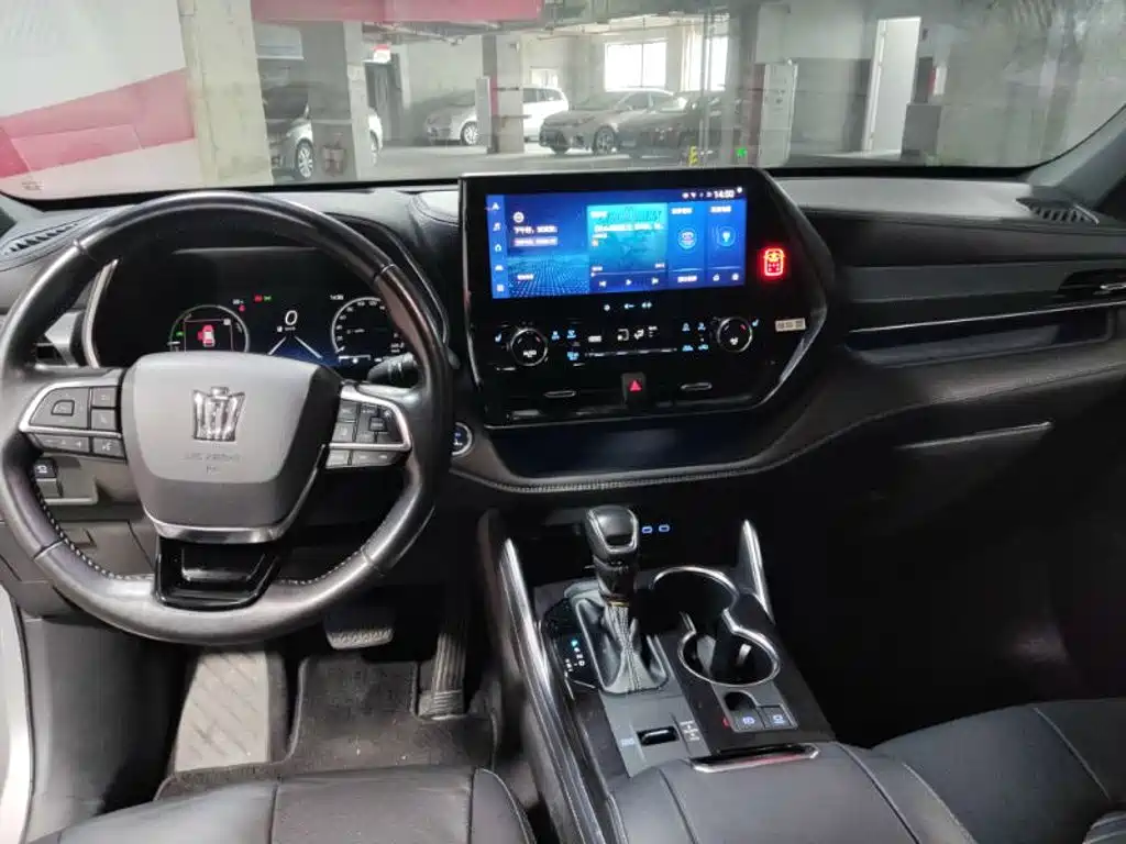 Toyota Crown Kluger — миниатюра 9