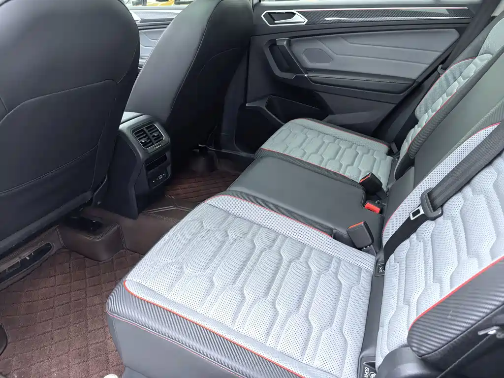Volkswagen Tiguan L — миниатюра 7