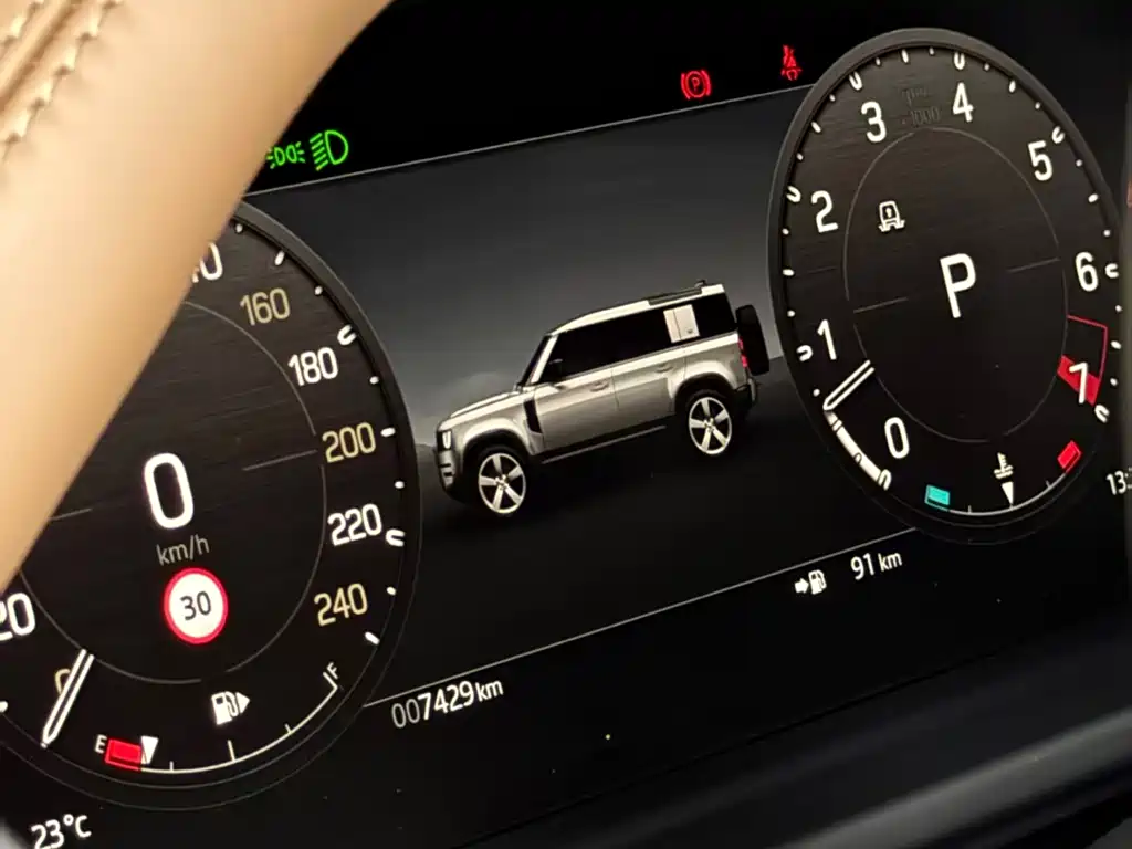 Land Rover Defender — миниатюра 7