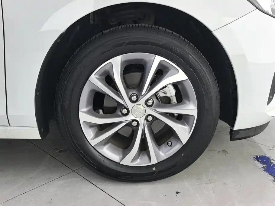 Buick Verano — миниатюра 6