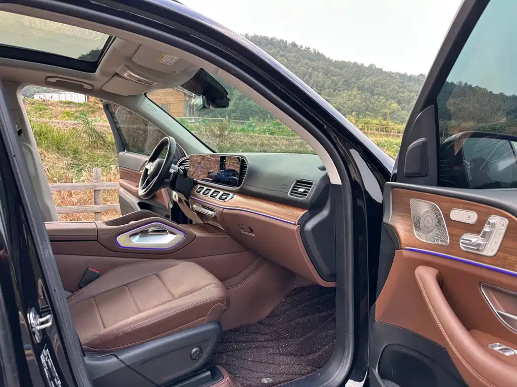 Mercedes-Benz GLE (Import) — миниатюра 10
