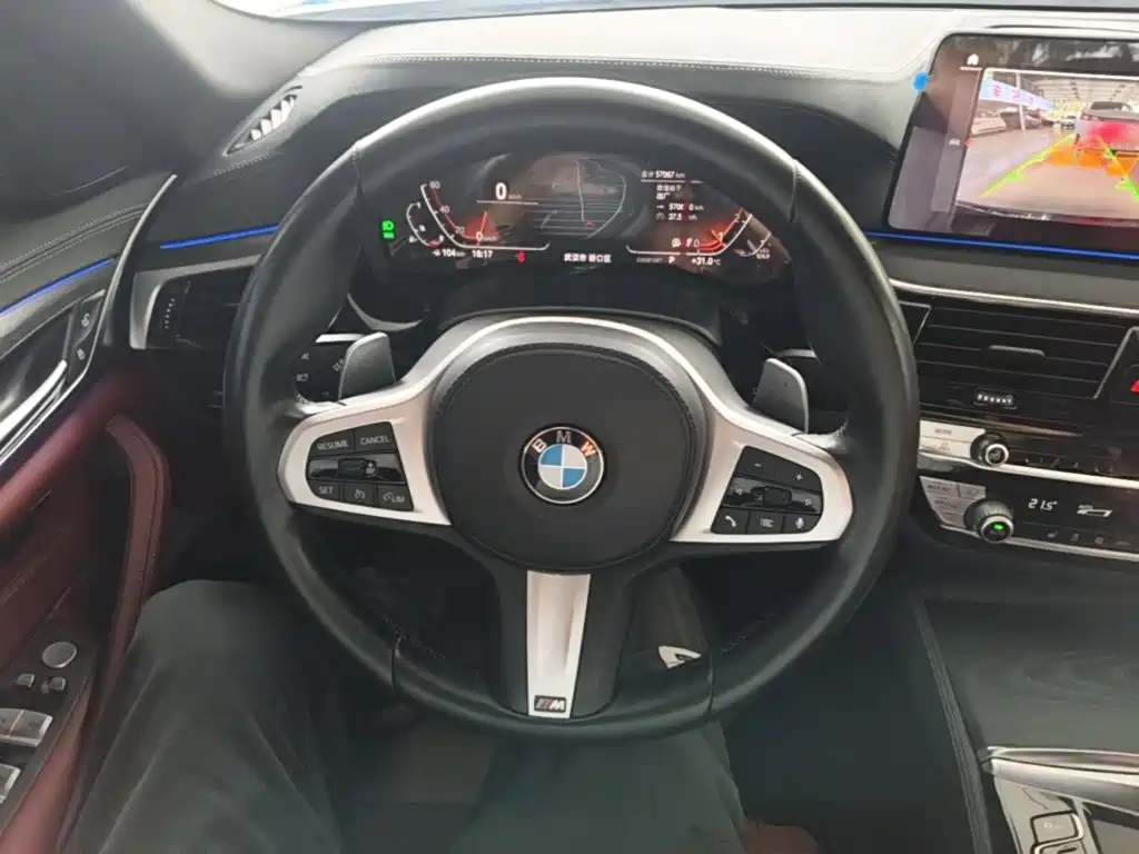 BMW 5 Series — миниатюра 11
