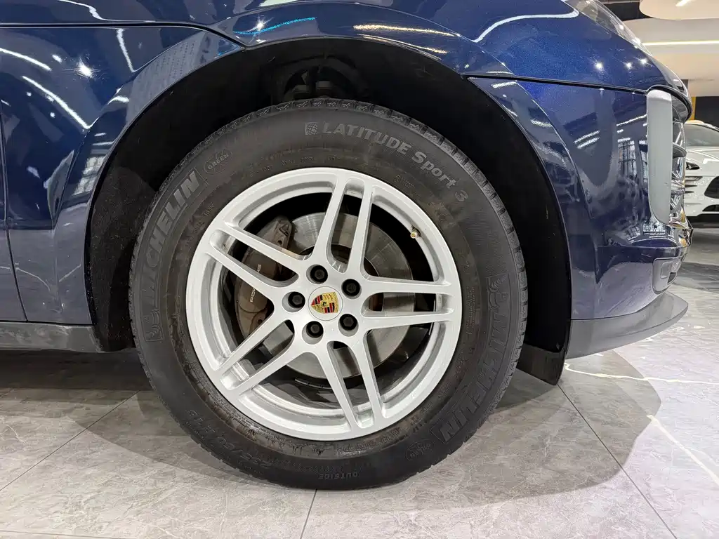 Porsche Macan — миниатюра 13