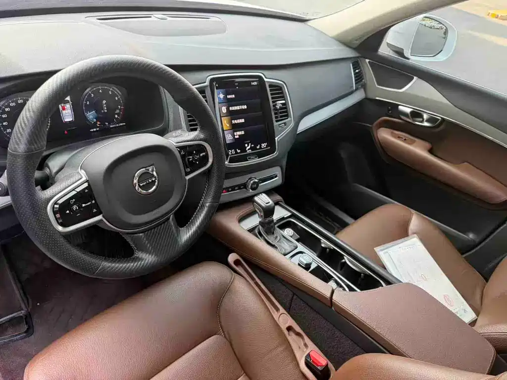 Volvo XC90 — миниатюра 3