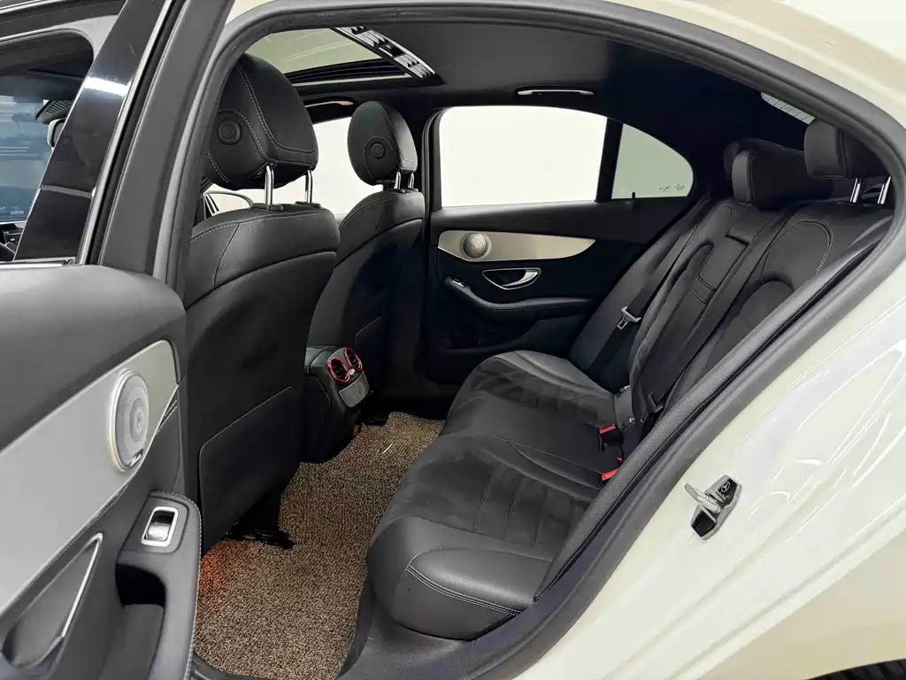 Mercedes-Benz C-Class — миниатюра 17