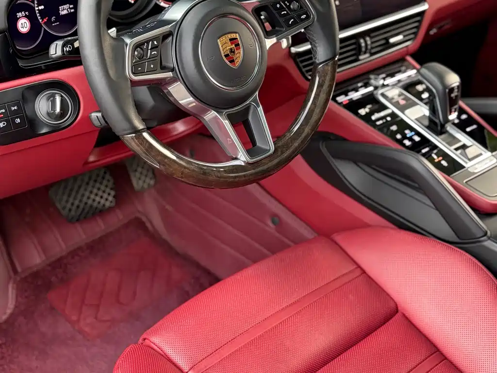 Porsche Cayenne — миниатюра 6