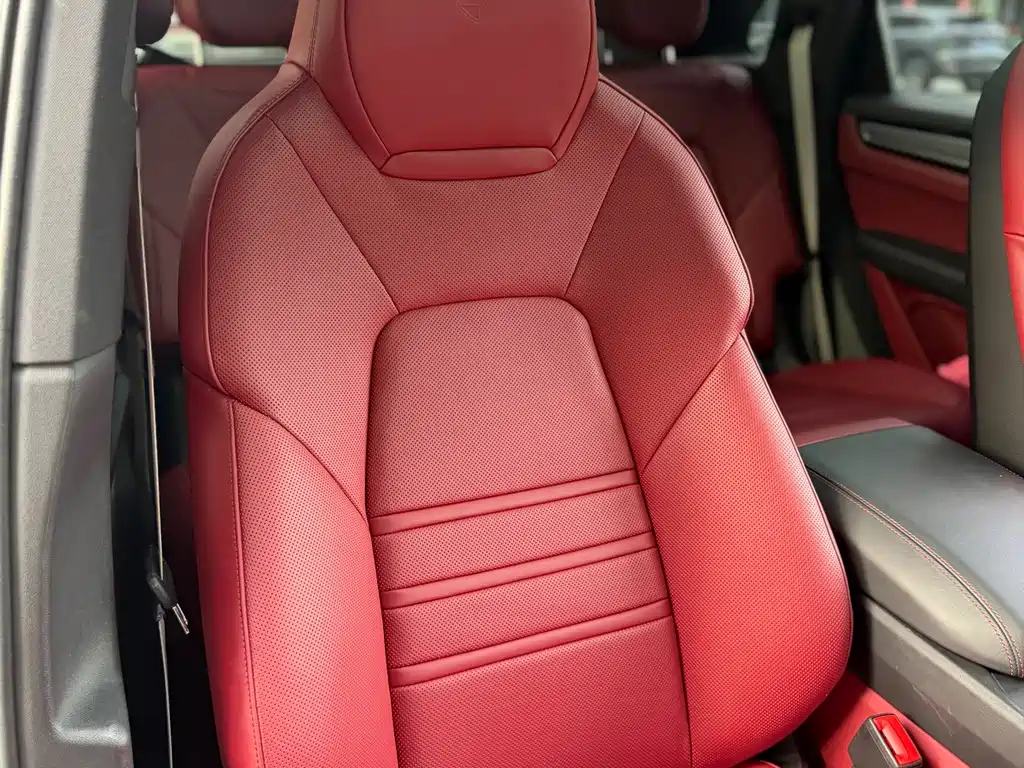 Porsche Cayenne — миниатюра 15