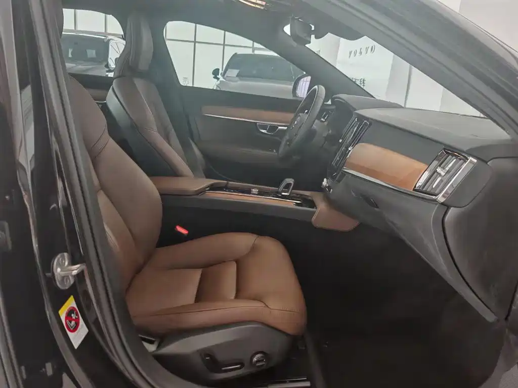 Volvo S90 — миниатюра 22