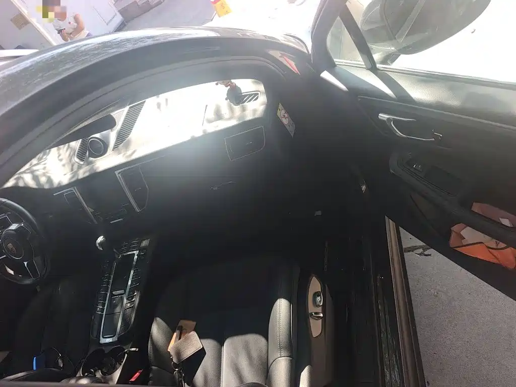 Porsche Macan — миниатюра 19