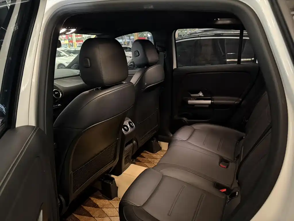 Mercedes-Benz GLA — миниатюра 15