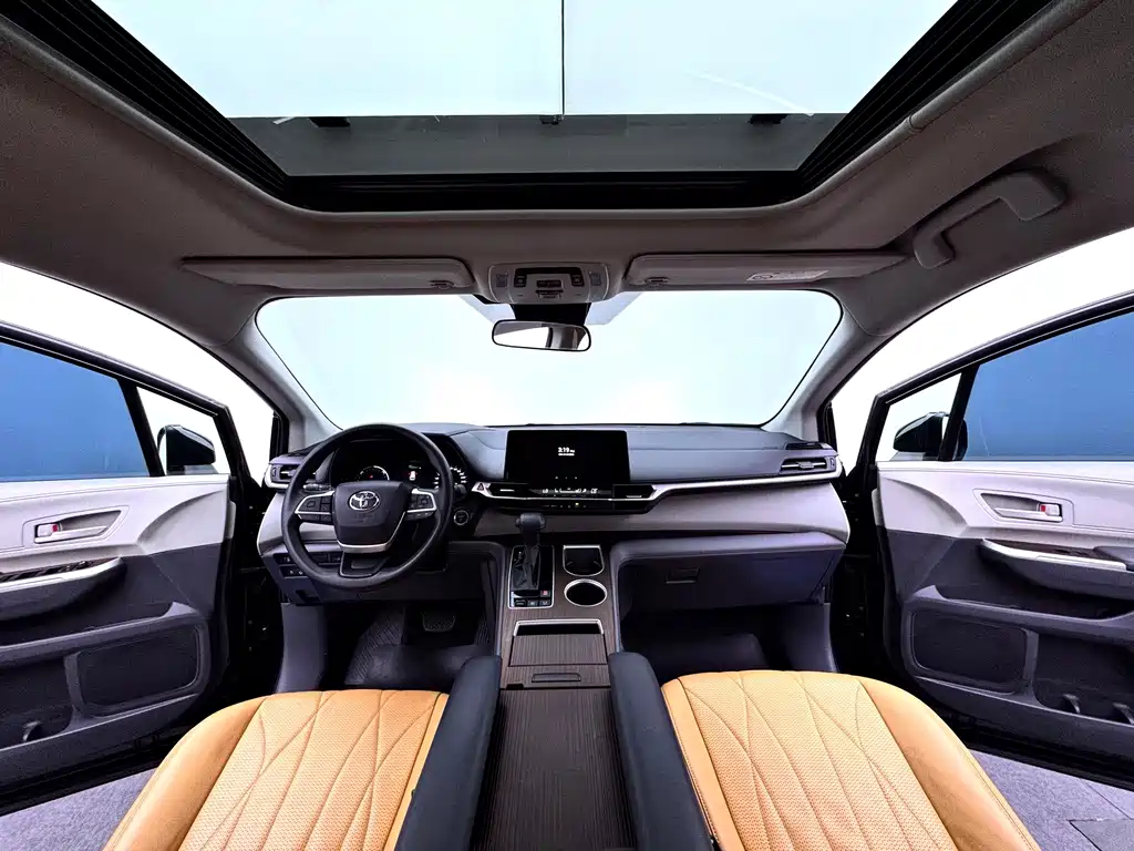 Toyota Sienna — миниатюра 16