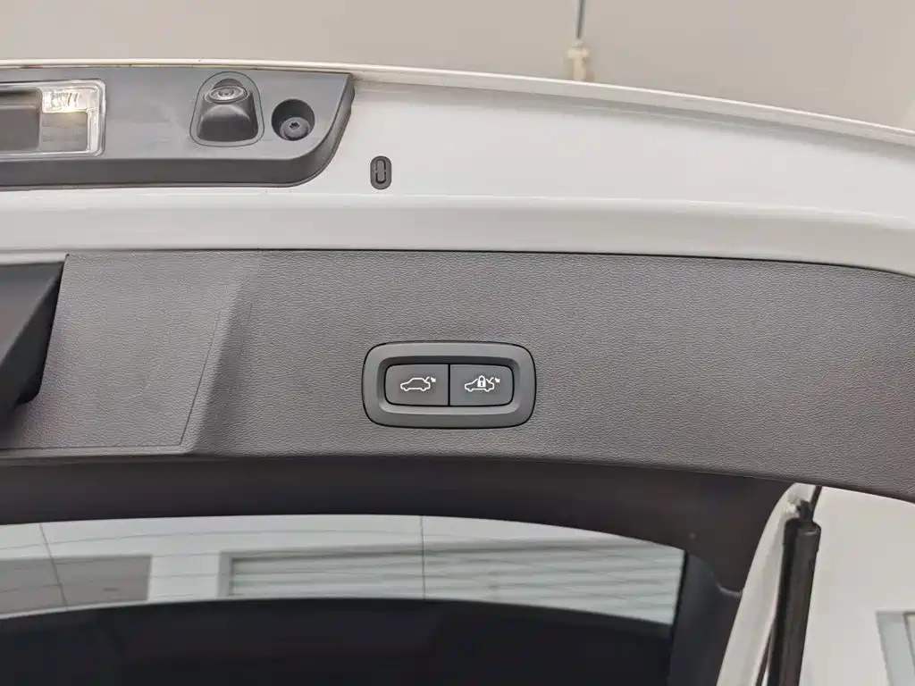 Volvo XC40 — миниатюра 15