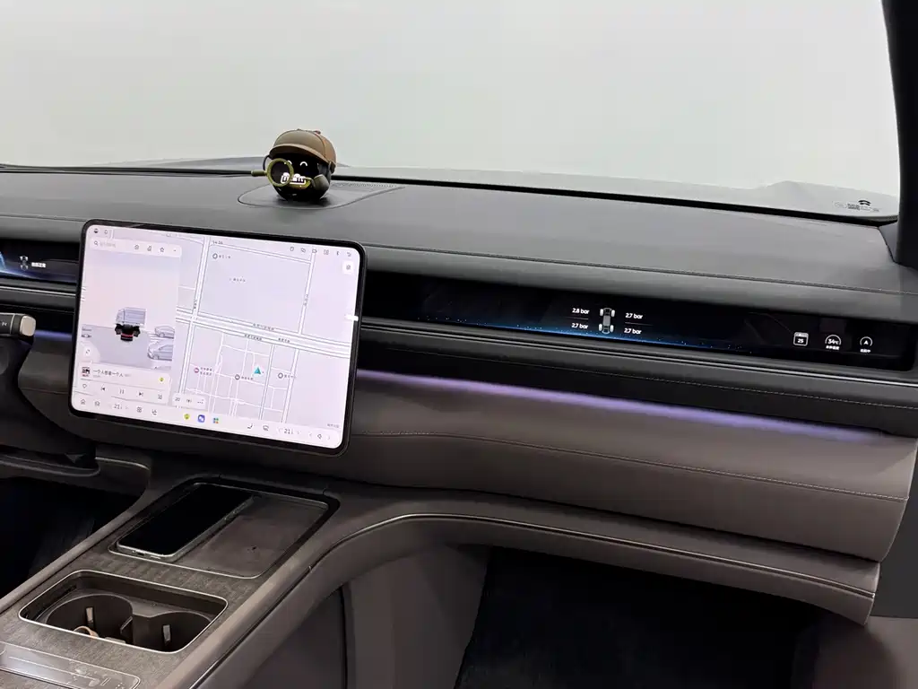 NIO ES8 — миниатюра 10