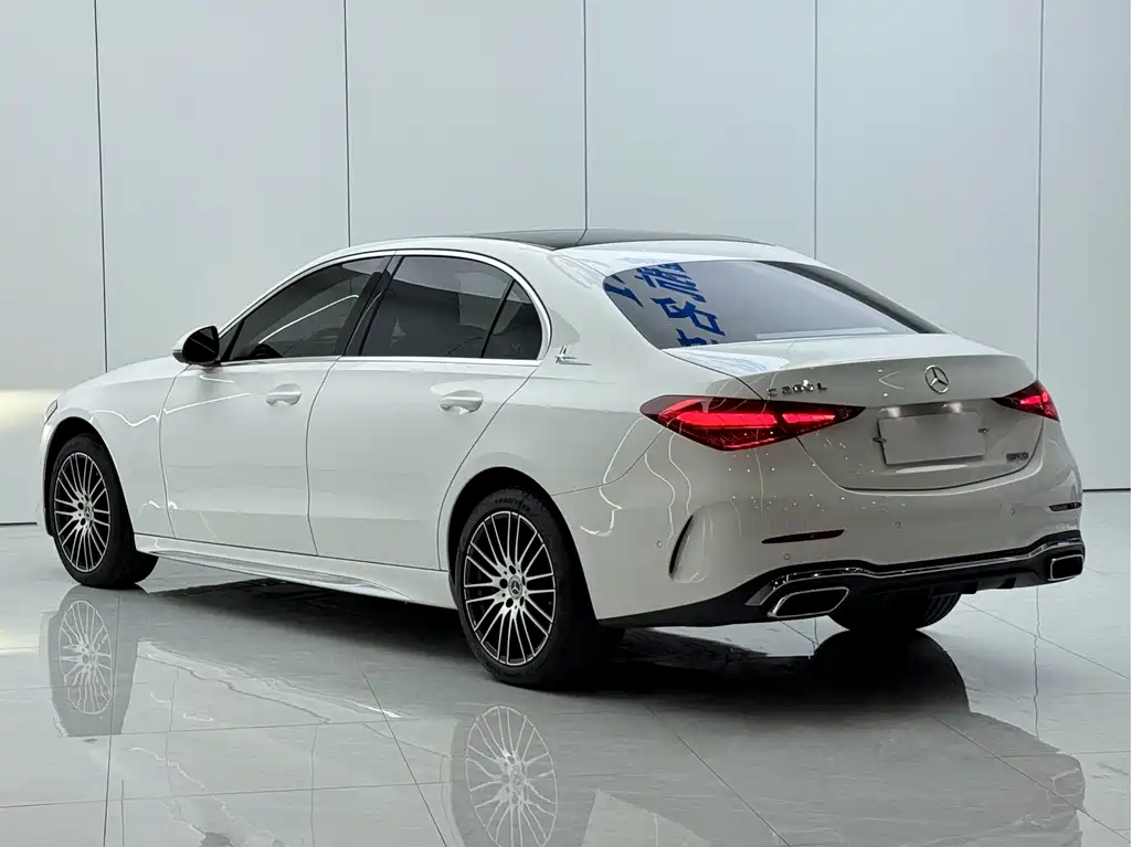 Mercedes-Benz C-Class — миниатюра 13