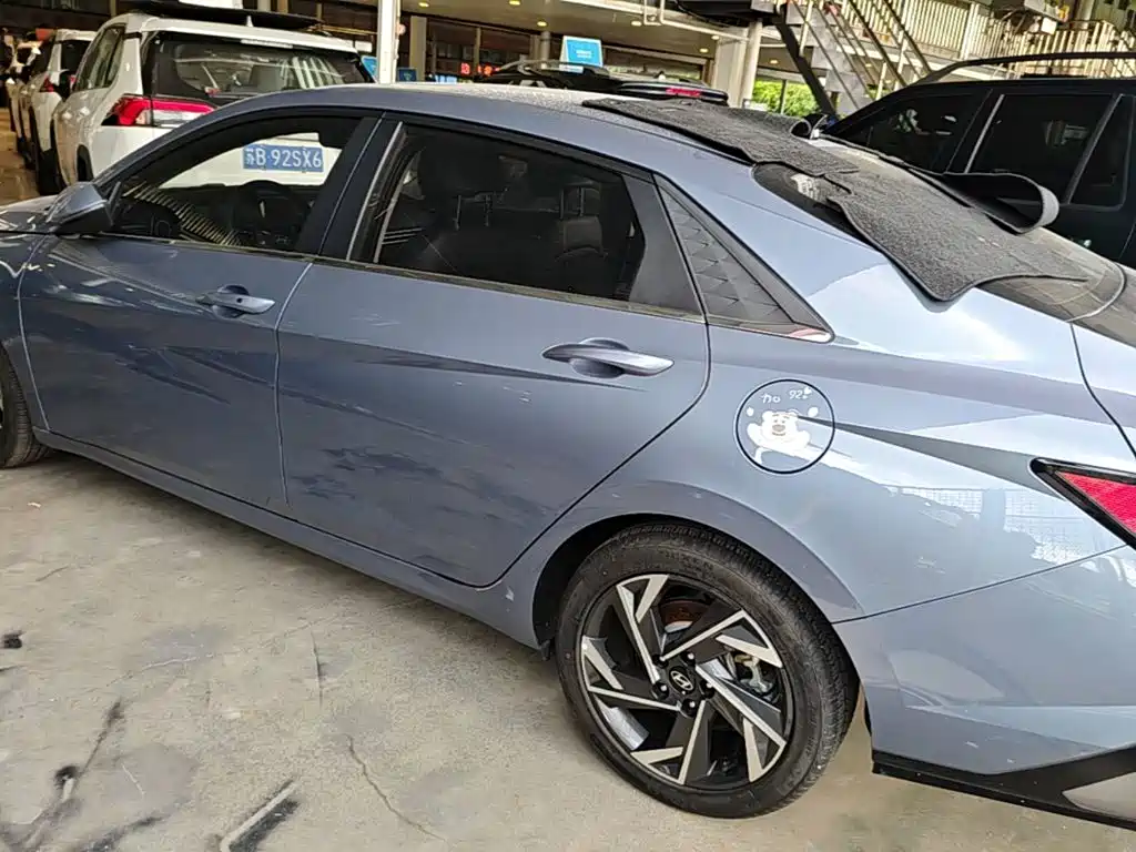 Hyundai Elantra — миниатюра 5