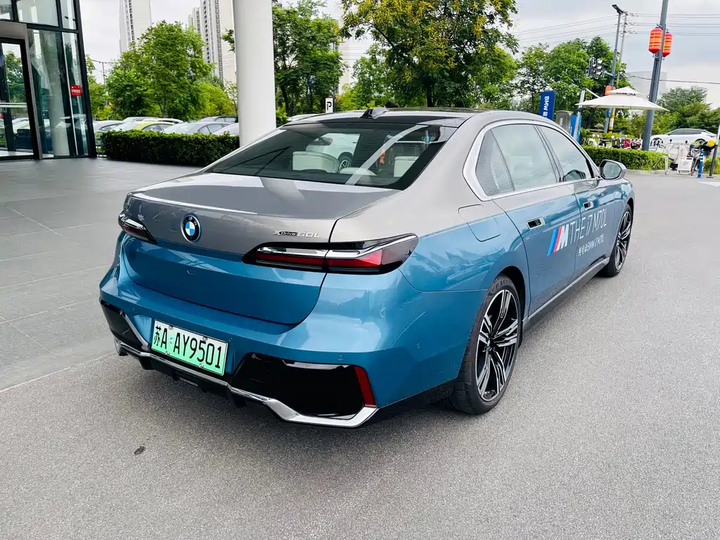 BMW i7 — миниатюра 4