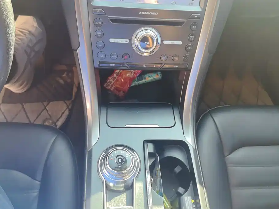 Ford Mondeo — миниатюра 16