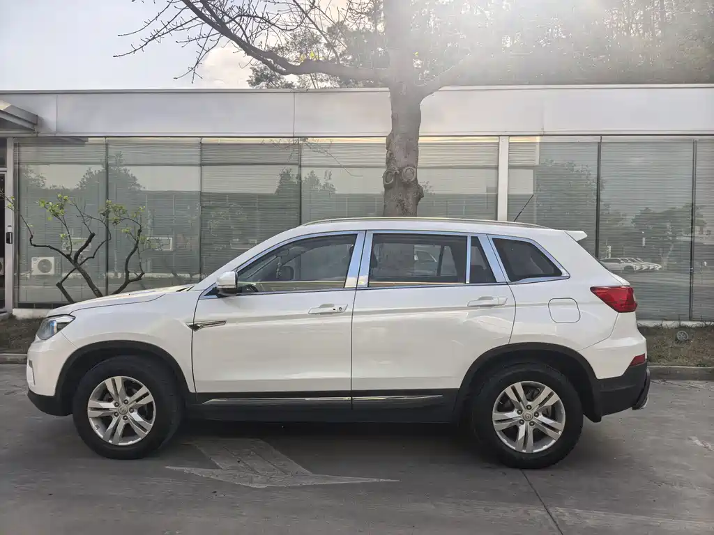 Changan CS75 2014 2.0L MT Lead IV