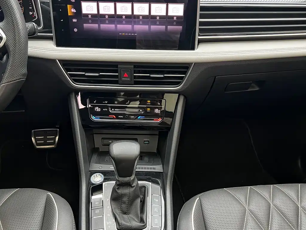 Volkswagen Tiguan L — миниатюра 10