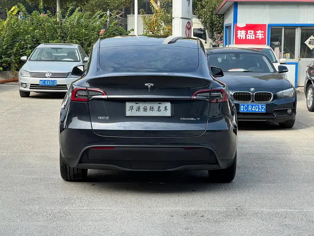 Tesla Model Y — миниатюра 13